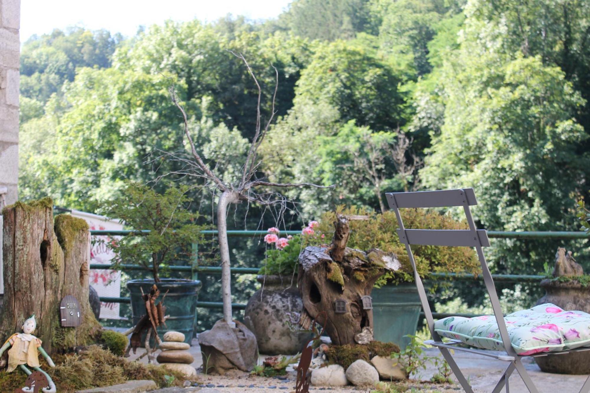 Studio Malou, Cuisine, Salle D'Eau, Terrasse Amenagee Olliergues Bagian luar foto
