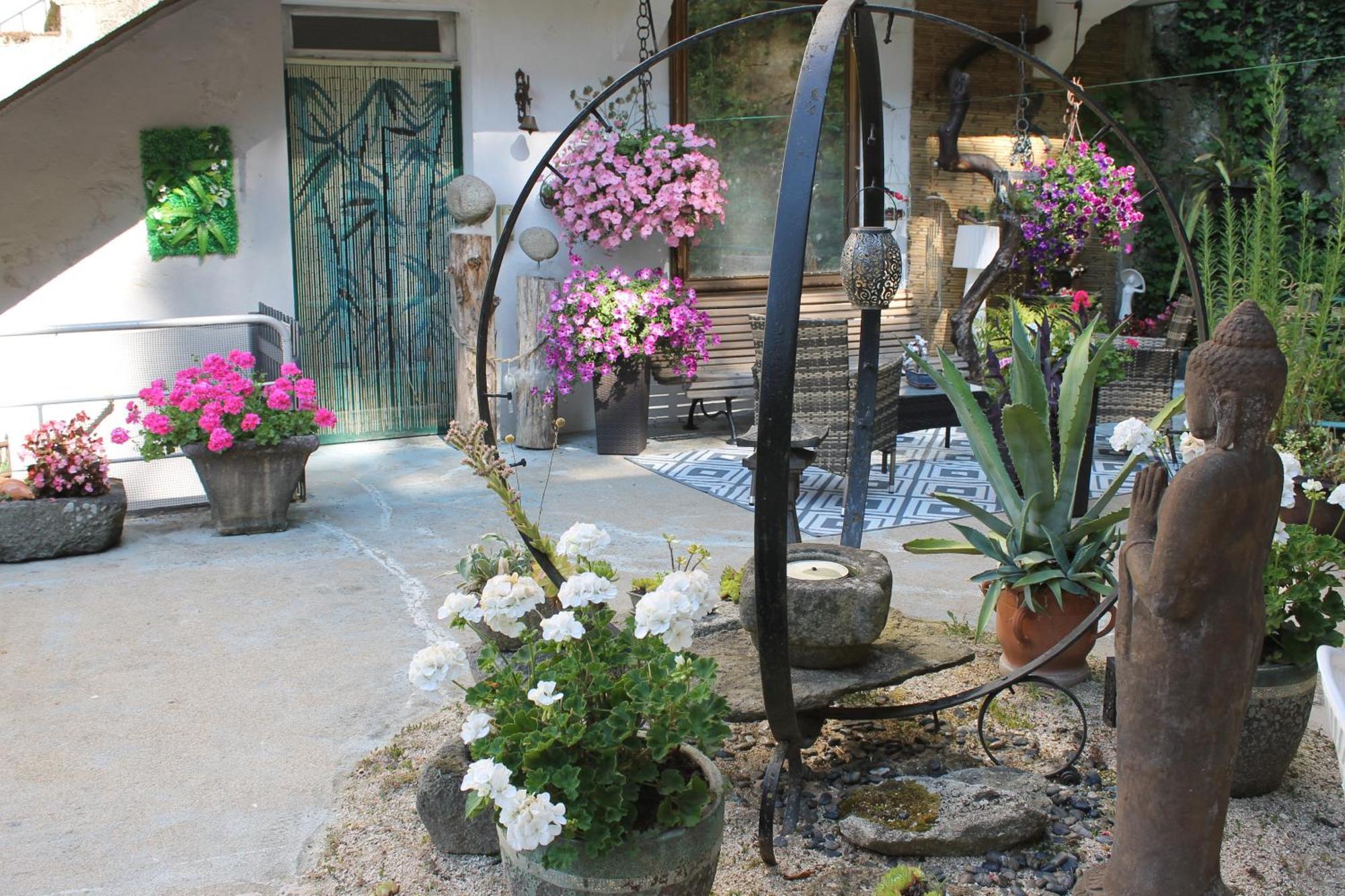 Studio Malou, Cuisine, Salle D'Eau, Terrasse Amenagee Olliergues Bagian luar foto